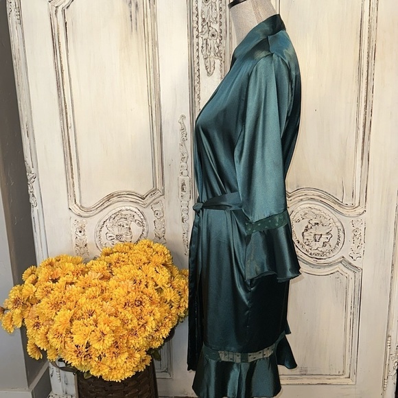 Ekouaer Satin Silky Feminine Deep Green Wrap Robe with Flutter Sleeves Size Med - Picture 6 of 10